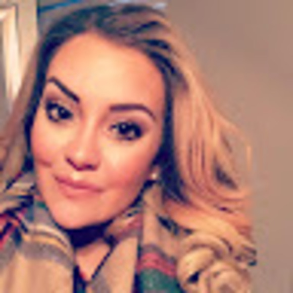 Meet your Posher, Ashley - Picture 1 of 1